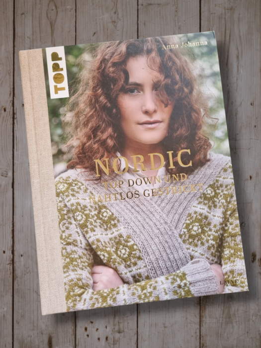 Nordic - Top Down und nahtlos gestrickt (Laine): 20 Strickprojekte in sanften Farben in den Größen XXS-5XL